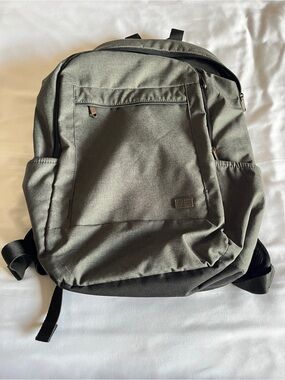 Case Logic Grey Polyester Tech Laptop Backpack School Travel Bag 🎒